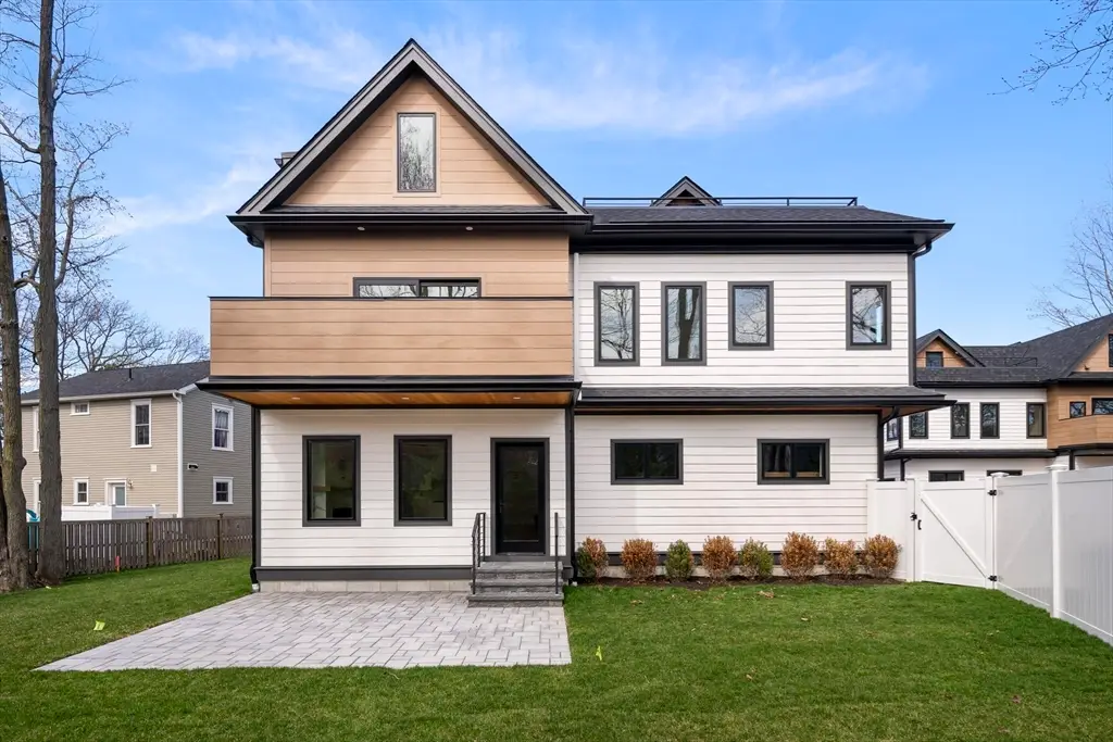 224 Auburn St #A, Newton, MA 02466 - Image #1