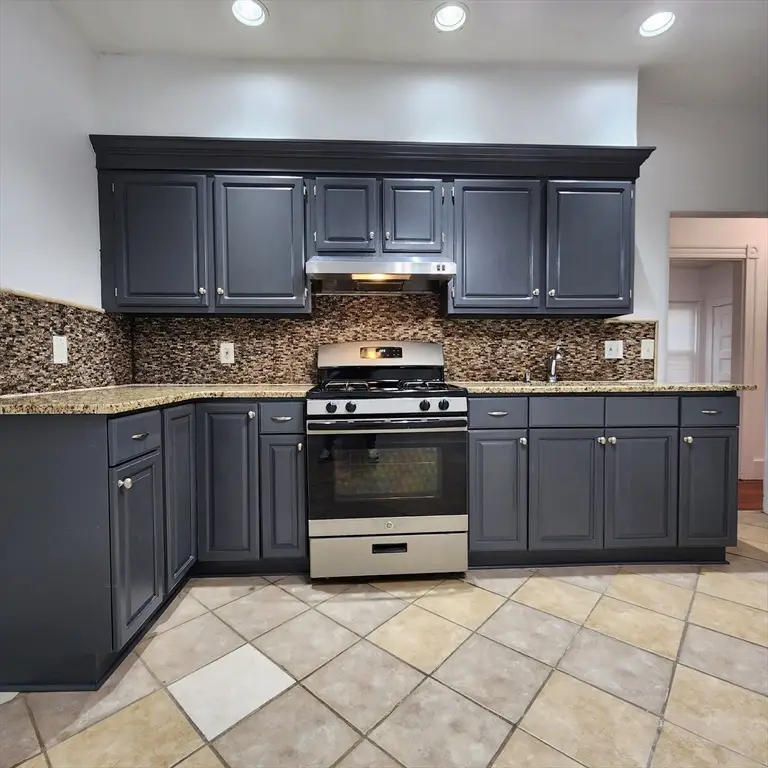 15 Mclellan St, Boston, MA 02121 - Image #2