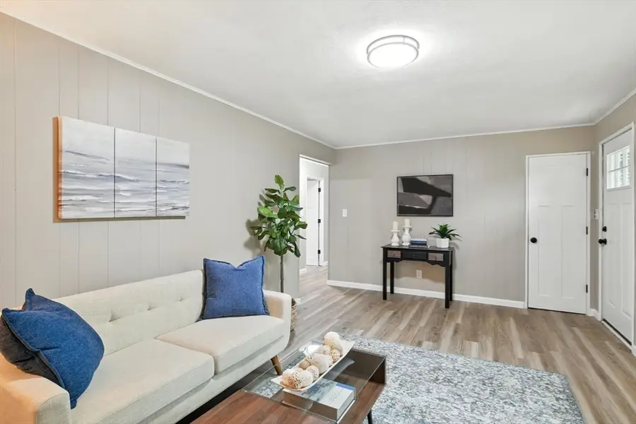 17 Pebble Mill Rd, Springfield, MA 01118 - Image #3