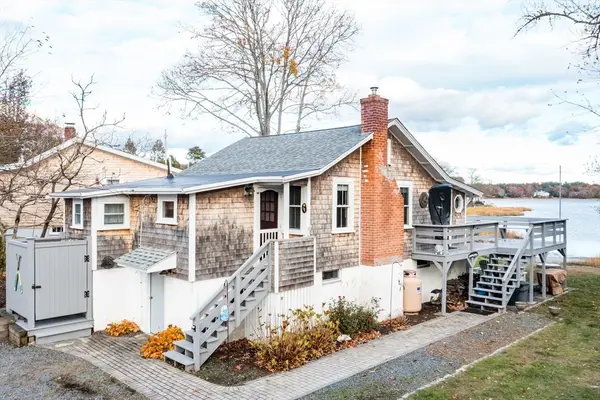 4 Ross Ave, Wareham, MA 02571