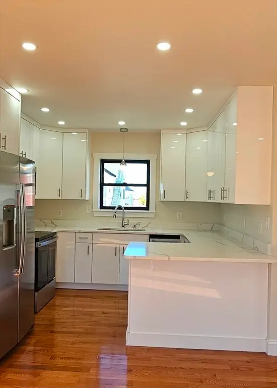 31 Niagara St, Fall River, MA 02721 - Image #3