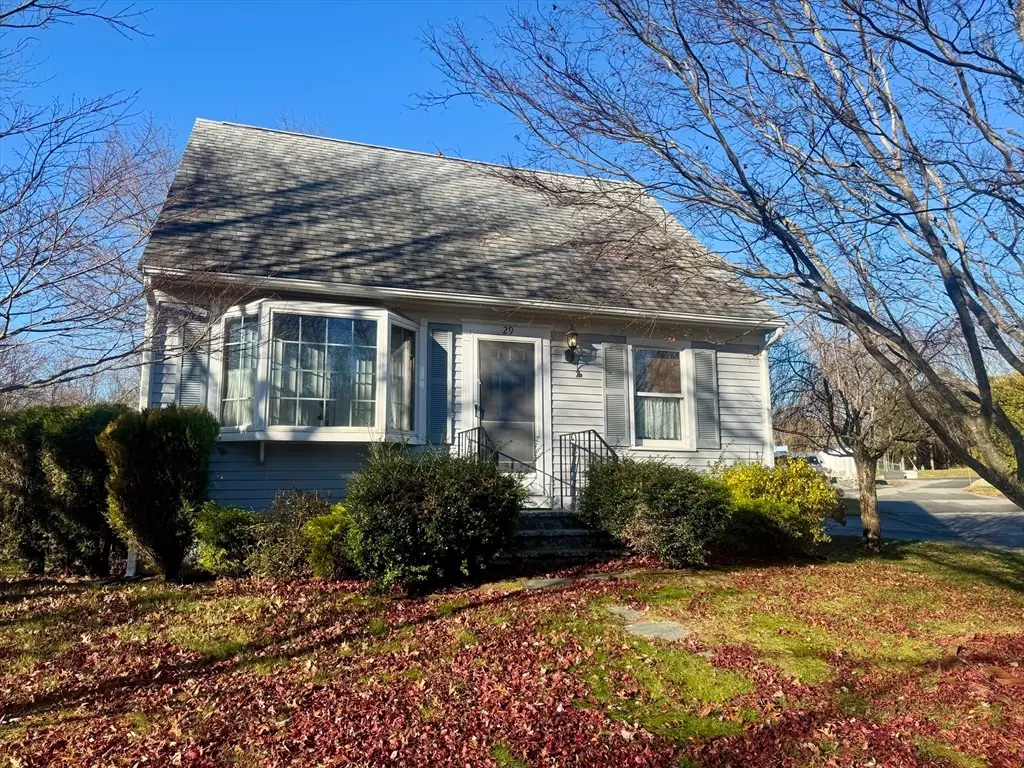 29 Elizabeth Ct, Dartmouth, MA 02747 - Image #1