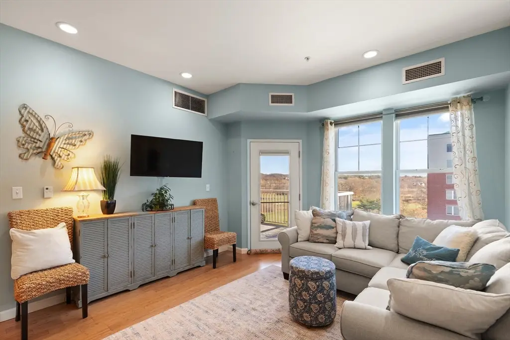 36 Village #506, Middleton, MA 01949 - Image #1