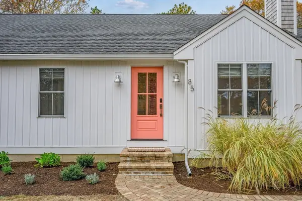 85 Kompass Dr, Falmouth, MA 02536