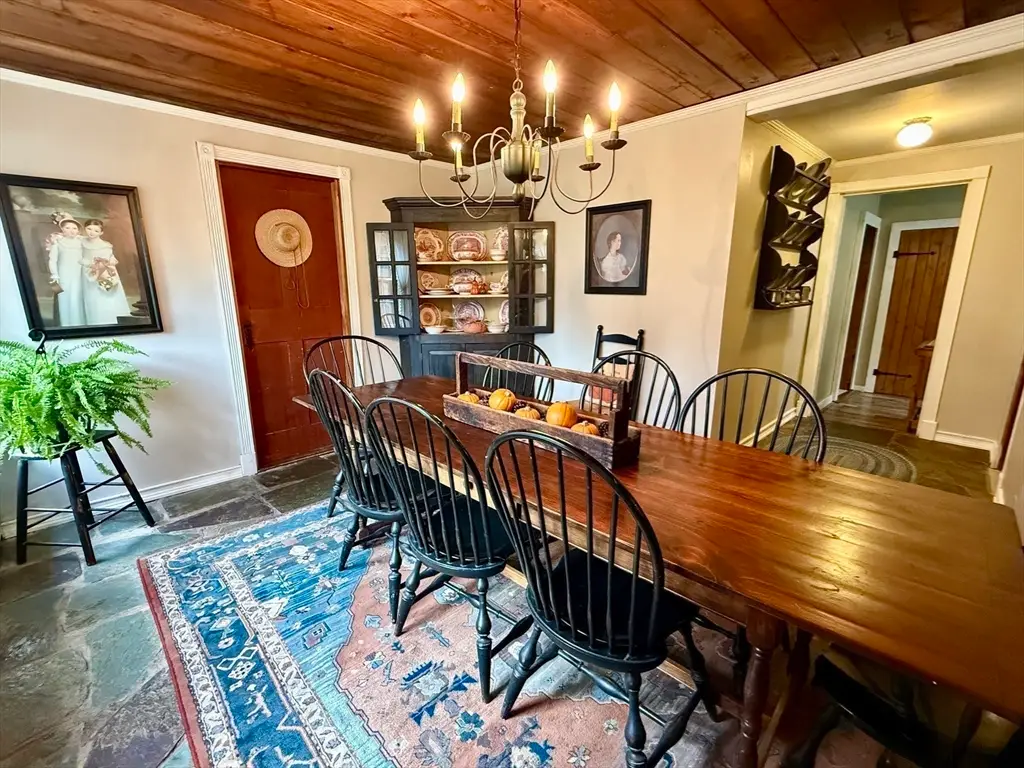 285 Brookfield Rd, Sturbridge, MA 01518 - #1