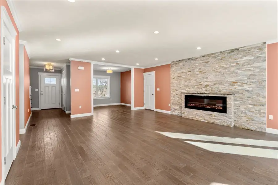 93 Providence St #B, Mendon, MA 01756 - Image #2