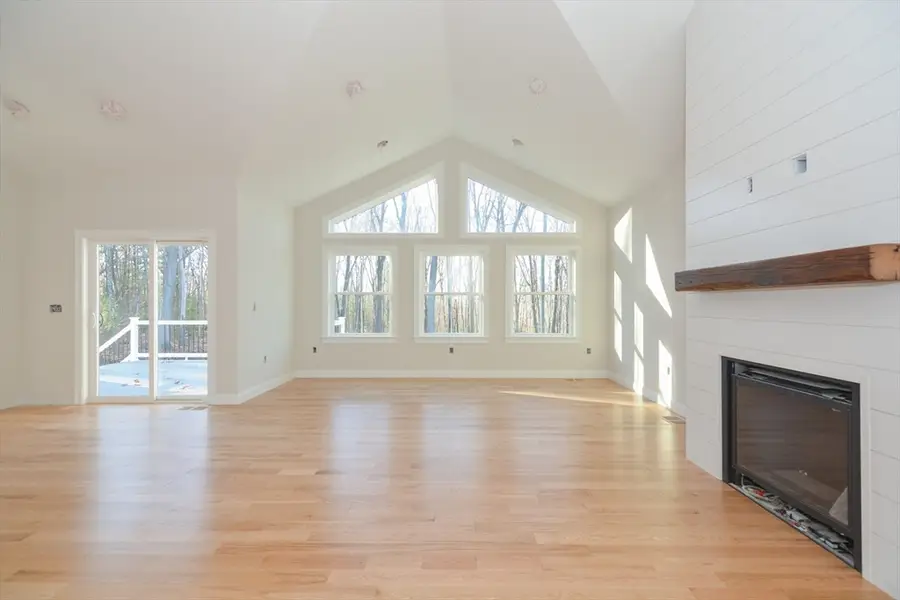 364 Townsend Hill Rd, Townsend, MA 01469 - Image #3