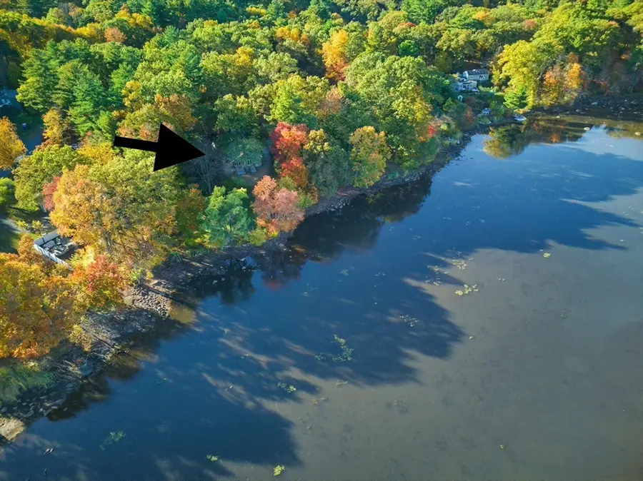 33 W Elm St, Hopkinton, MA 01748 - Image #2