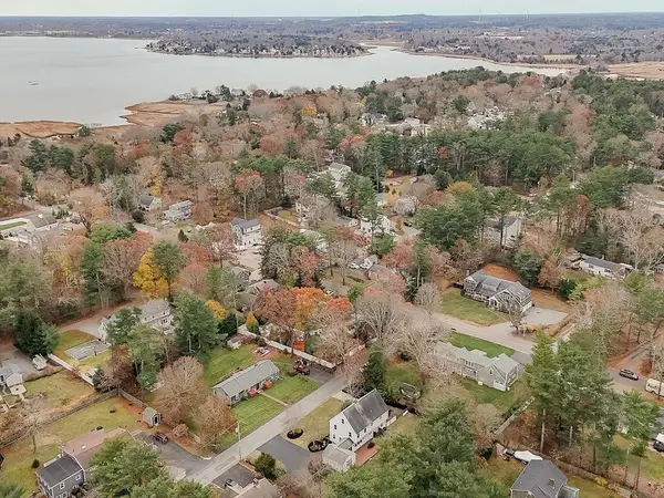 12 Spruce Ln, Duxbury, MA 02332