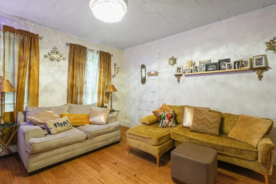 32 Orchard St, Lawrence, MA 01840 - Image #3