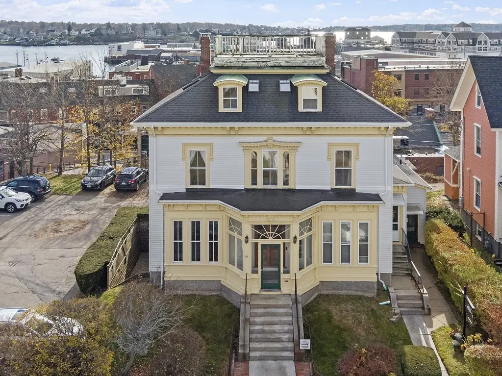 35 Middle St #4, Gloucester, MA 01930 - Image #1