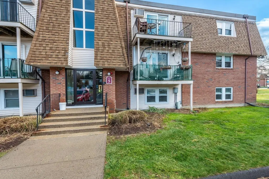 80 Damon Rd #5104, Northampton, MA 01060 - Image #1