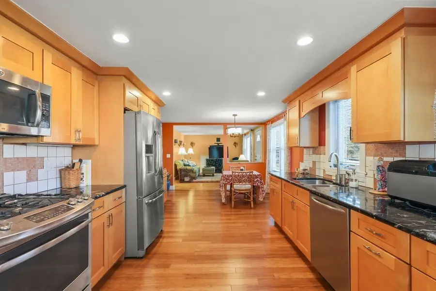 701 Greendale Ave, Needham, MA 02492 - Image #2