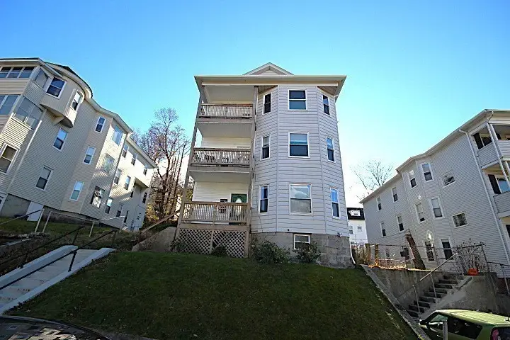 82 Green Hill Pkwy, Worcester, MA 01605 - Image #3