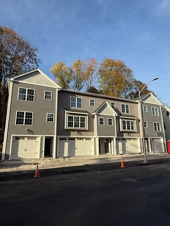 63 North St #A, Worcester, MA 01605 - Image #1