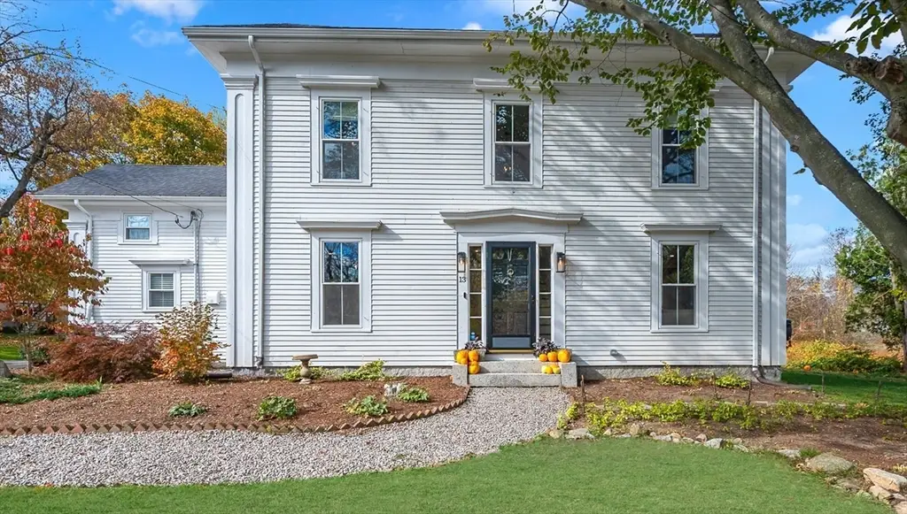 13 Blackstone St, Mendon, MA 01756 - Image #1