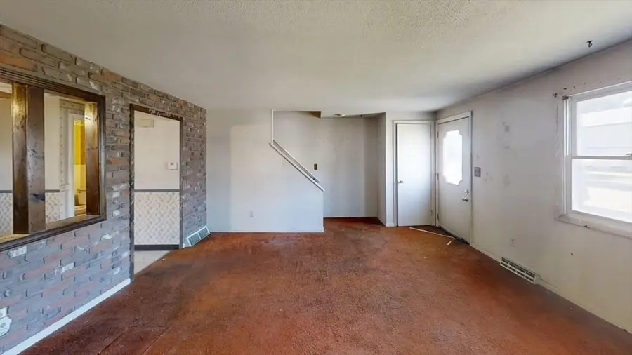 17 Yorktown Cir #17, Chicopee, MA 01020 - Image #3