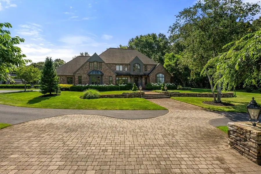 8 Rock Spring Ln, Southborough, MA 01772 - Image #2