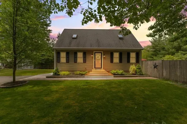 19 Station St, Wareham, MA 02571