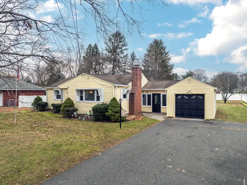 31 Stone Path Ln, West Springfield, MA 01089 - Image #1