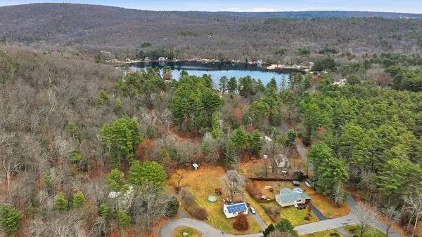 8 Metacomet Cir, Belchertown, MA 01007