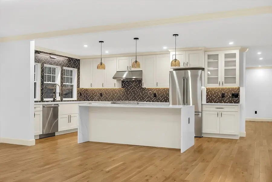 25 Shaw Rd, Wellesley, MA 02481 - Image #2