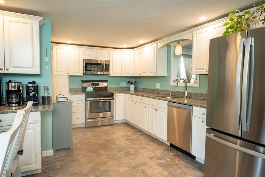 64 Elizabeth Rd, Billerica, MA 01821 - Image #3