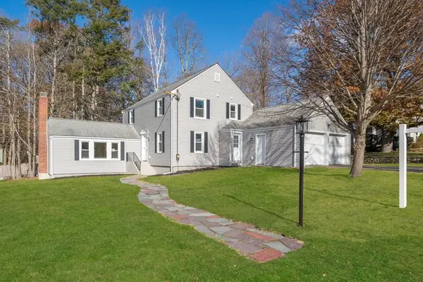 6 Puritan Ln, Dedham, MA 02026