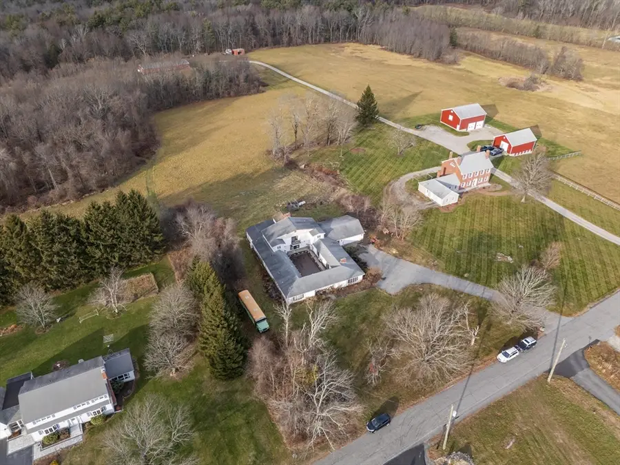 186 Eight Lots Rd, Sutton, MA 01590 - Image #2