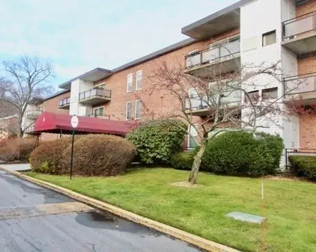 44 Broadlawn Park #22A, Chestnut Hill, MA 02467 - Image #2