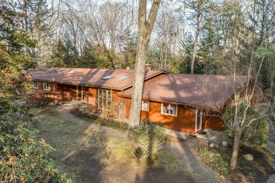 67 Shady Side Dr, Longmeadow, MA 01106 - Image #2