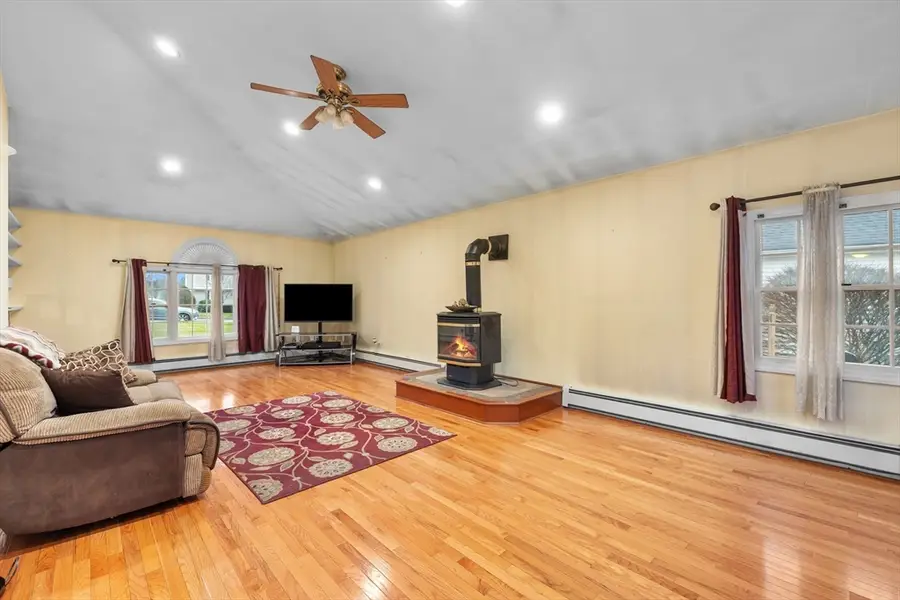56 Odonnell Ave, Shrewsbury, MA 01545 - Image #2