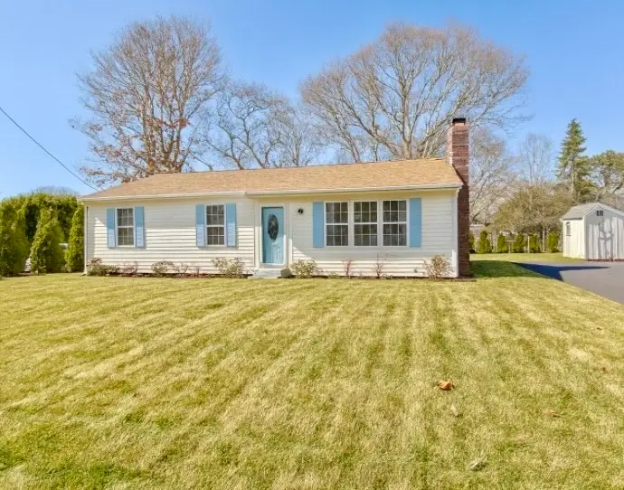 20 Swallow St, Teaticket, MA 02536 - Image #1