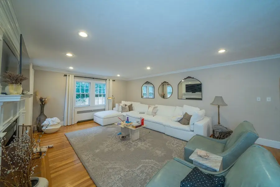 642 Centre St, Newton, MA 02458 - Image #2