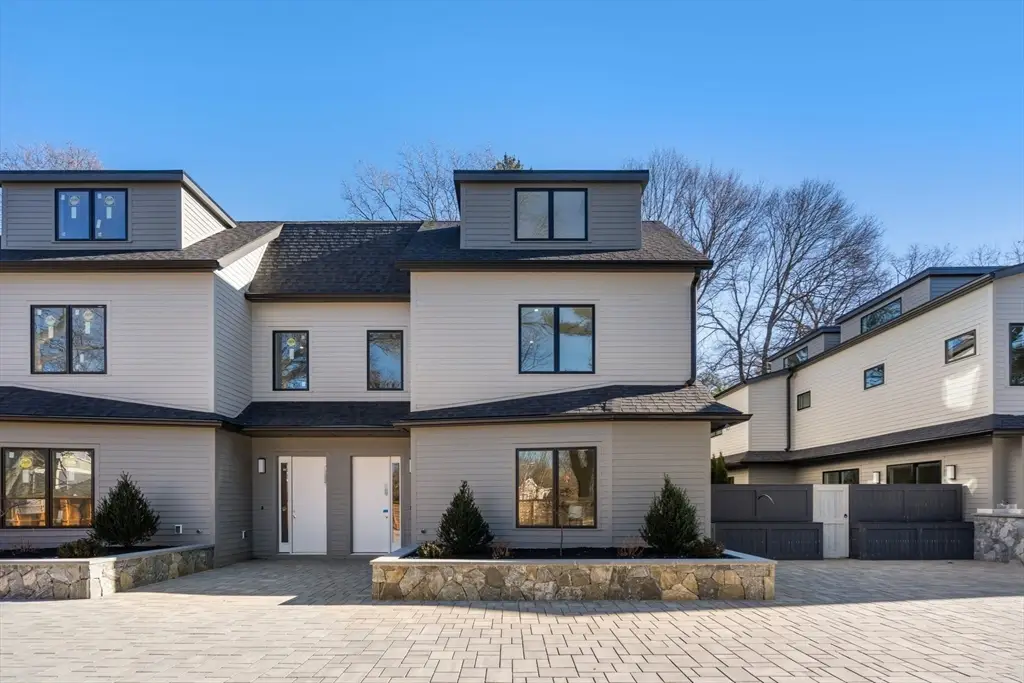 956 Walnut St #5, Newton, MA 02461 - Image #1