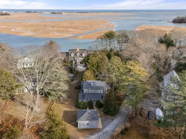 68 Abrams Hill Rd, Duxbury, MA 02332