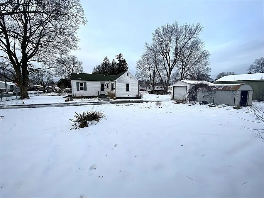 135 Lucerne Rd, Springfield, MA 01119 - Image #2