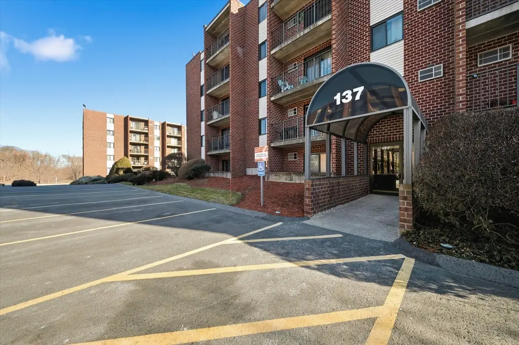 137 Franklin St #406, Stoneham, MA 02180 - #1