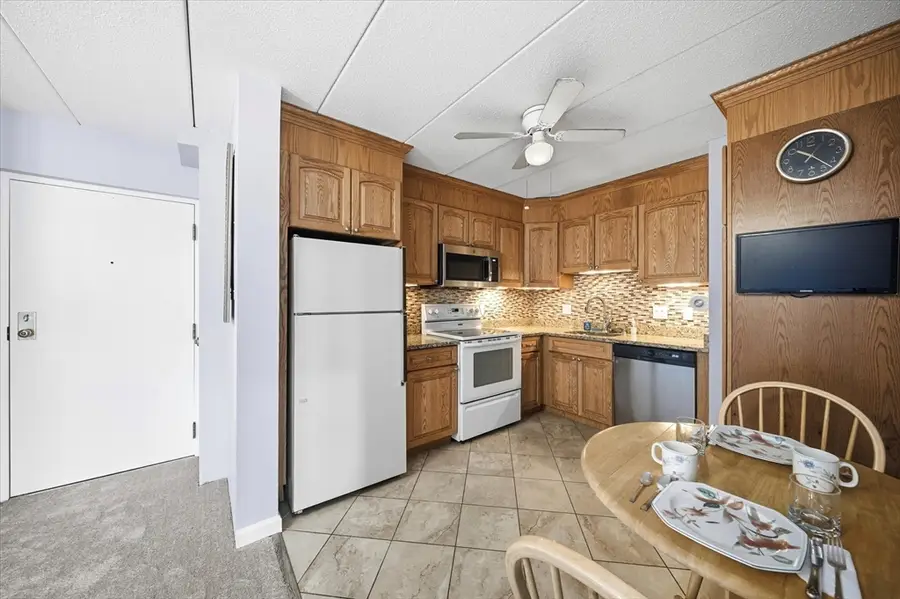 137 Franklin St #406, Stoneham, MA 02180 - #3