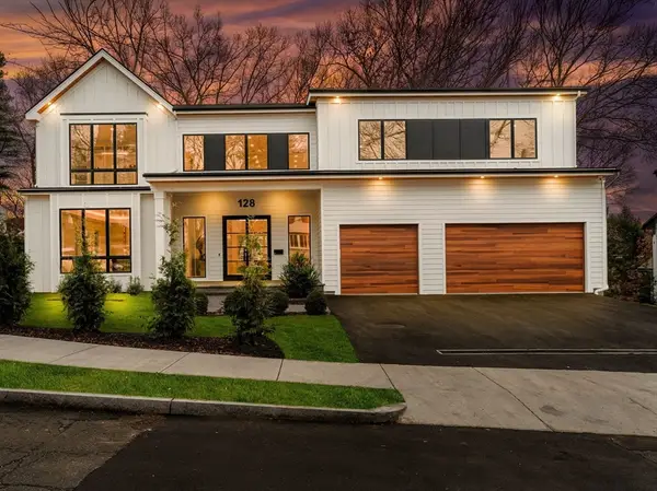 128 Charlemont, Newton, MA 02461