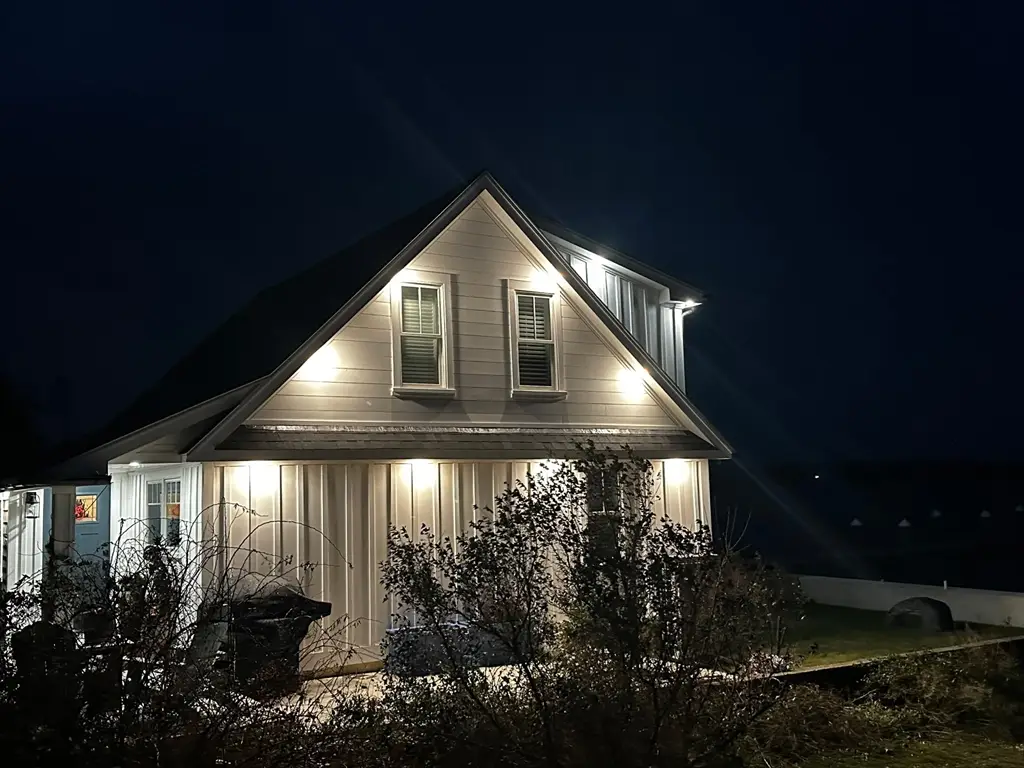 395 Park Avenue, Portsmouth, RI 02871 - Image #1