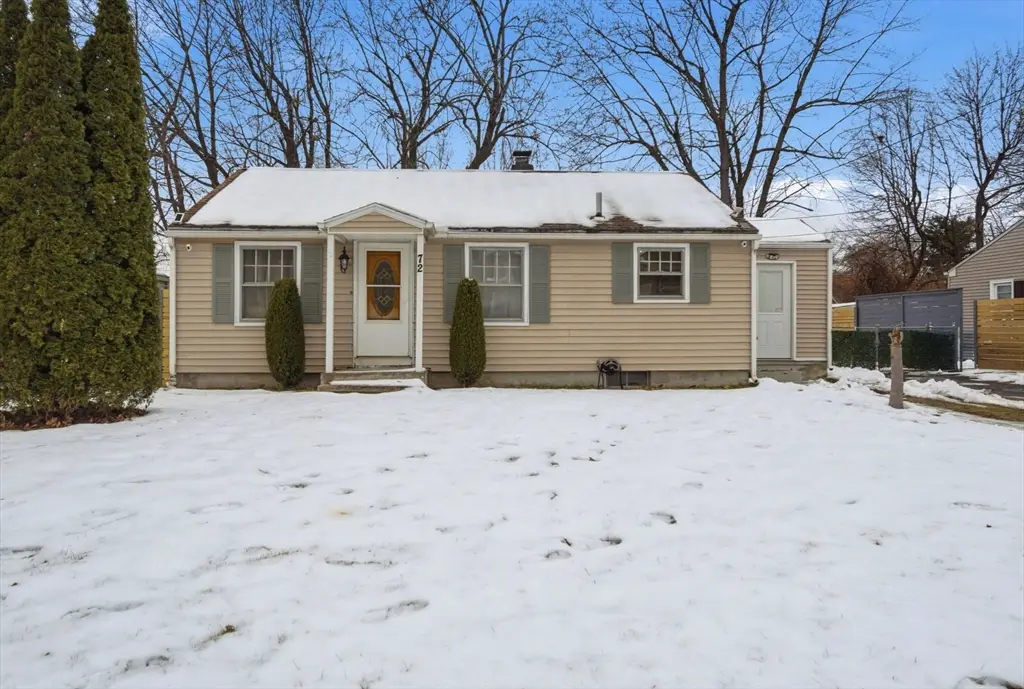 72 W Bay Path Ter, Springfield, MA 01109 - Image #1