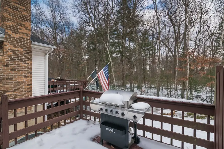 13 Castle Hills Rd #B, Agawam, MA 01001 - Image #3