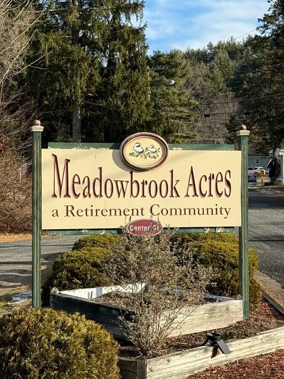 10 Willow Circle, Brimfield, MA 01010