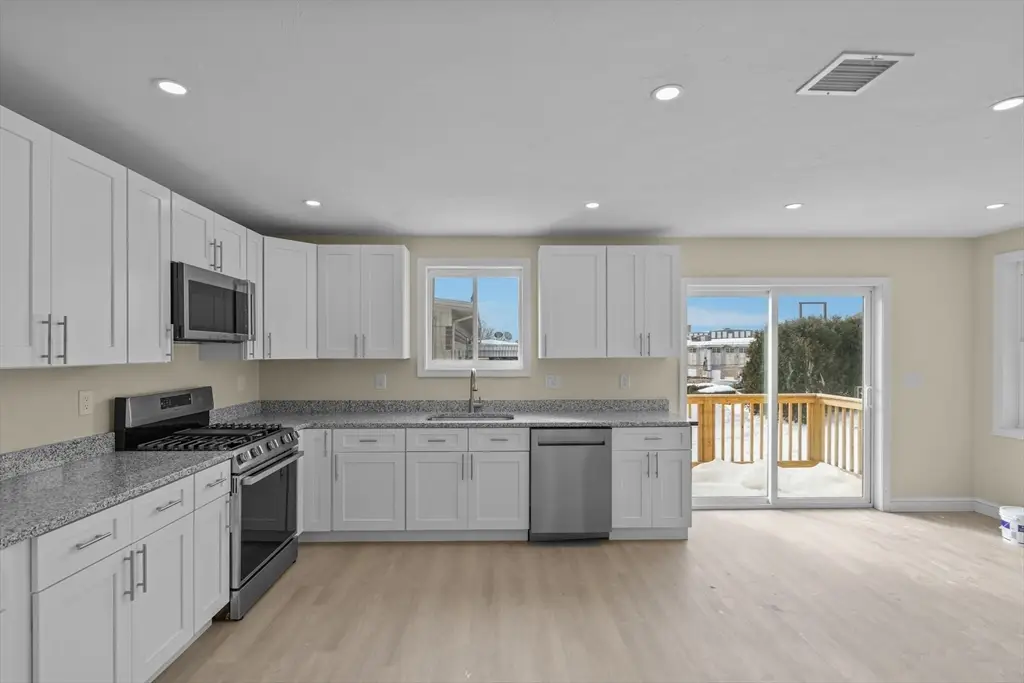 25 Lebanon St #D, Fall River, MA 02723 - #1