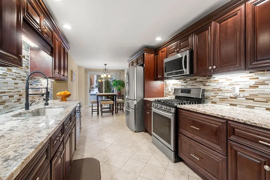 27 Woodland Park Dr #27, Haverhill, MA 01830 - Image #3