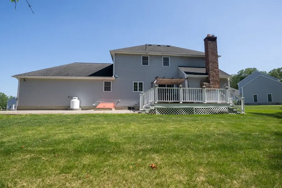 30 Briarcliff Dr, Auburn, MA 01501 - Image #2