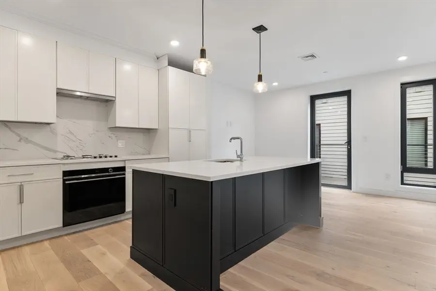 33 A Street #504, Boston, MA 02127 - Image #2