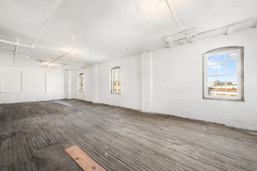 64 Green St, Worcester, MA 01604 - #3