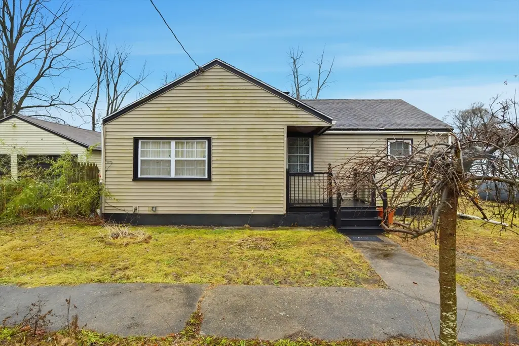 11 Cheyenne Rd, Springfield, MA 01109 - Image #1